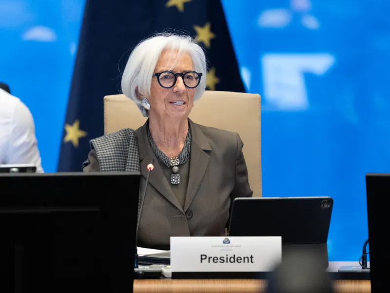Svet ECB ohranja ključne obrestne mere nespremenjene ob upadu inflacije