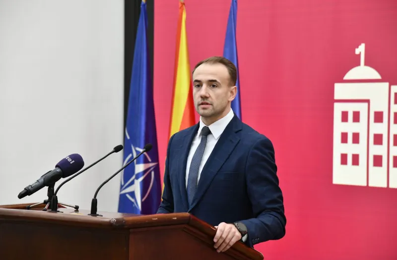ВМРО-ДПМНЕ предлага трајно вработување на над 5.000 договорци