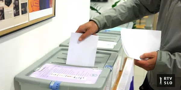 Slovenija na referendumu podprla odvzem volilne pravice tujcem iz tretjih držav