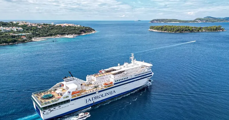 Jadrolinija zaradi okvare trajekta Dalmacija odpovedala plovbe