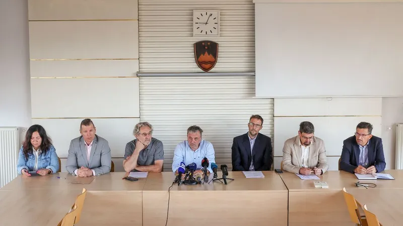 Sindikati vložili zahtevo za ustavno presojo o nedopustnosti referenduma