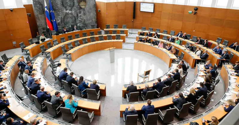 Državni zbor potrdil mandate štirim nadomestnim poslancem vlade Janeza Janše