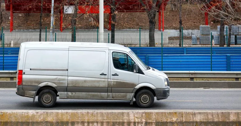Novogoriški policisti pridržali Romuna zaradi tihotapljenja bakra in podkupovanja