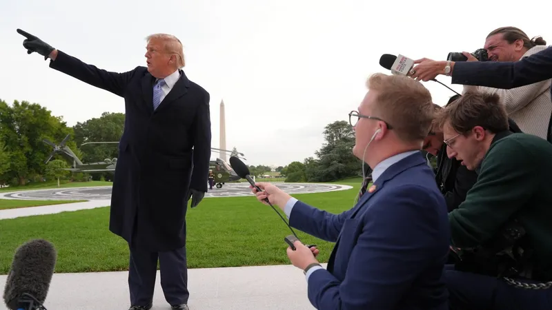 Sodnik Kelly odredil vrnitev dostopa do Bele hiše za CNN, MS NOW in Politico