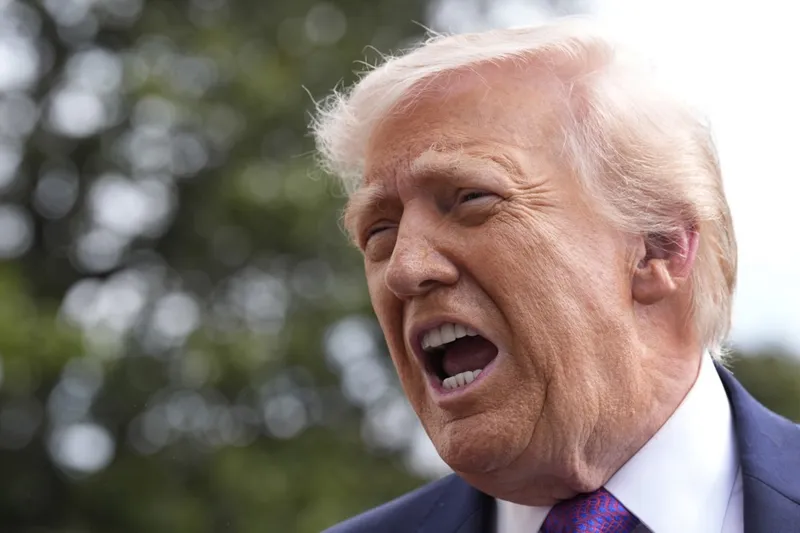 Трамп му се закани на Иран со уништување на инфраструктурата во вторник