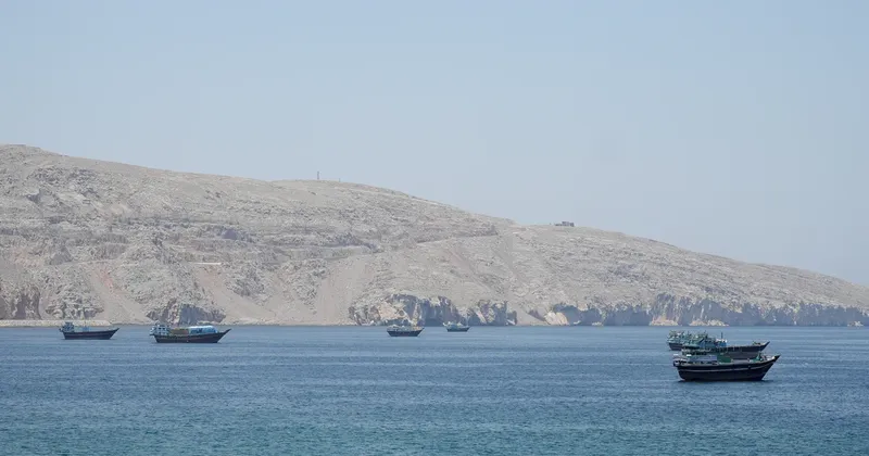 Iran z Evropo o sprostitvi plovbe v Hormuški ožini ob uvedbi pristojbin
