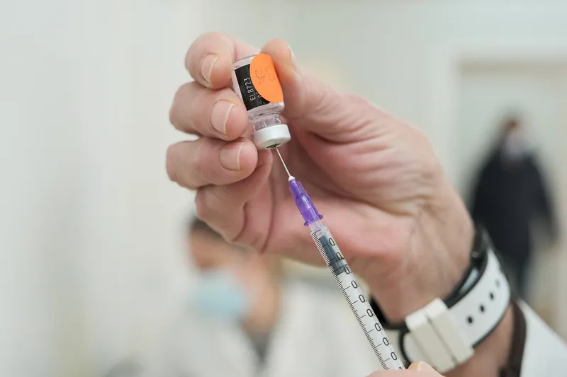 Министерството за здравство ја одложи БСЖ вакцинацијата по пријави од Хрватска