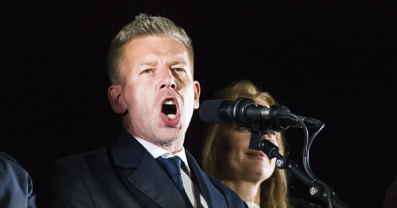 Peter Magyar in stranka Tisza s prepričljivo zmago končali vladavino Orbana