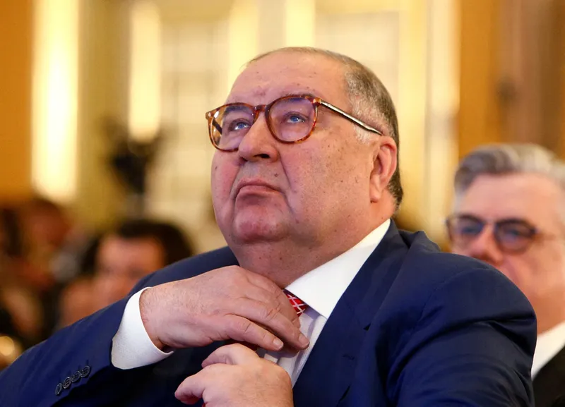 EU umaknil sankcije Usmanovu in Fridmanu v zameno za podaljšanje režima
