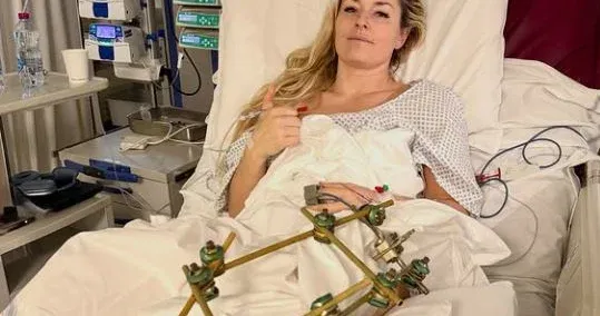 Lindsey Vonn po četrti operaciji zlomljene noge v Italiji zapušča bolnišnico