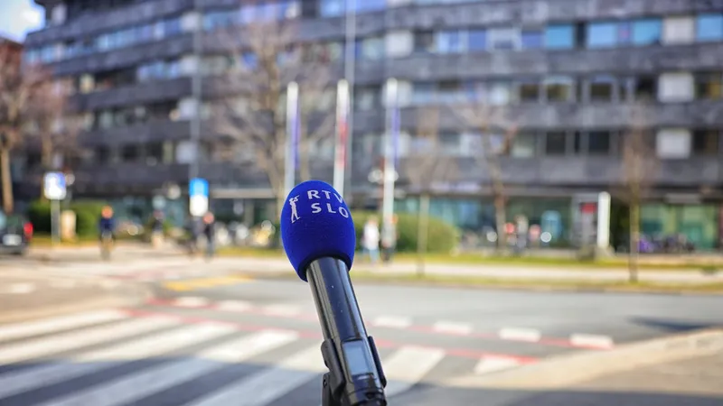 SDS predlaga prostovoljno plačevanje RTV-prispevka po referendumskem izidu