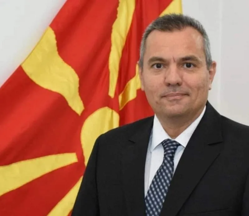 Крум Ефремов назначен за амбасадор на Македонија во Софија