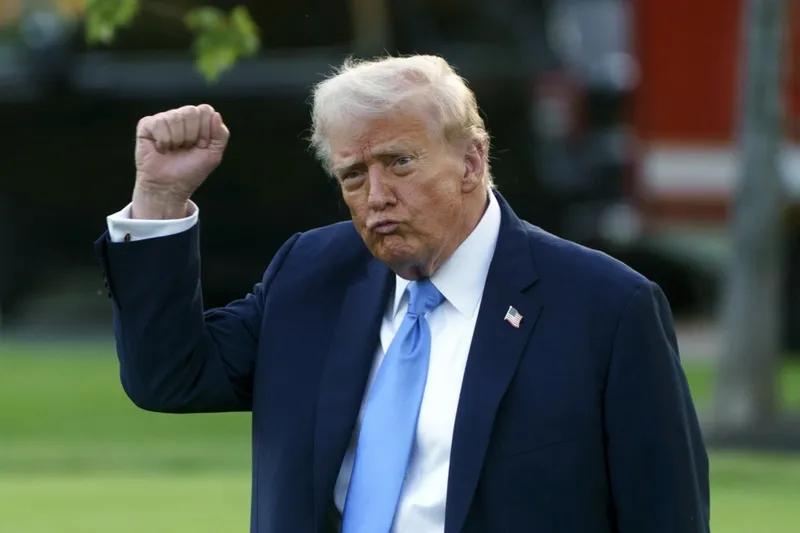 Трамп бара меѓународна воена коалиција за деблокада на Ормускиот Теснец