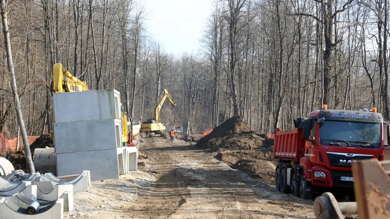 Sodišče razveljavilo odločbo o kanalu C0 po tožbi Alpe Adria Green