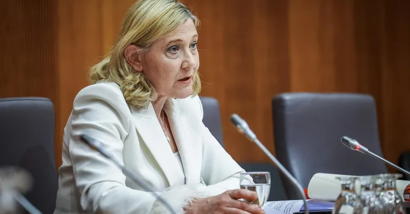 Ministrstvo ustavilo kulturne štipendije zaradi finančnega primanjkljaja
