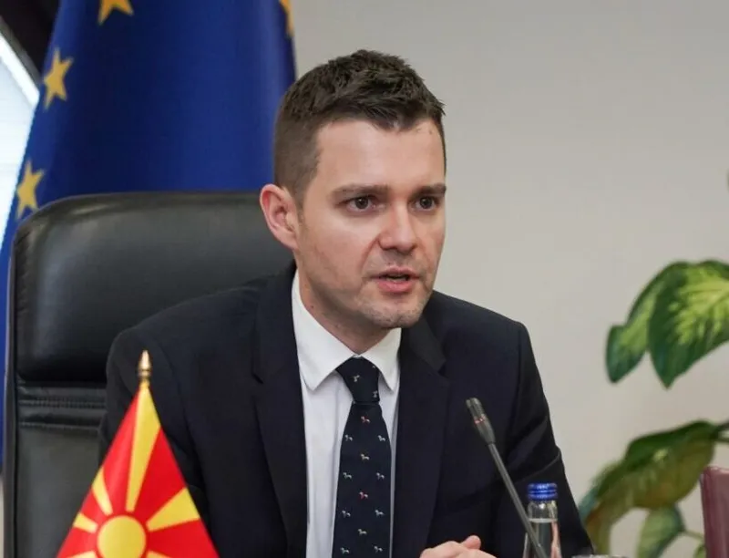 Муцунски најави дипломатска реакција за забраната за влез на Менкиновски во Бугарија