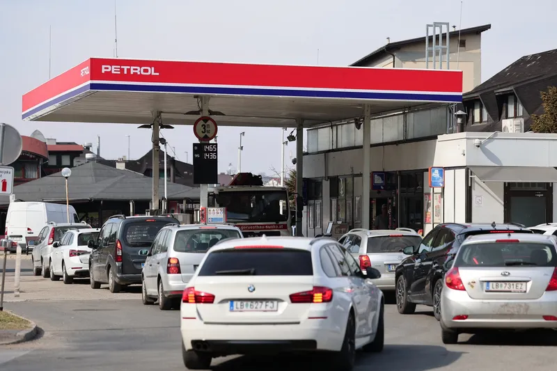 Vlada in Petrol zavrnila sprostitev naftnih rezerv kljub logističnim težavam