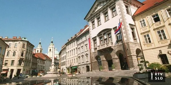 Mestna občina Ljubljana izpodbija zakon o pokopu žrtev povojnih pobojev na Žalah
