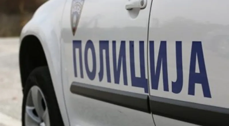 Скопјанецот Б.С. е уапсен за пукање и семејно насилство врз сопругата и ќерките