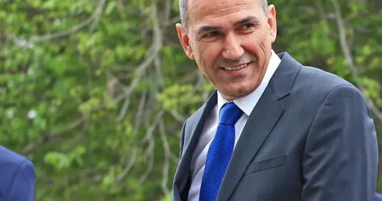 Premier Robert Golob zavrnil predlog Levice o prenosu praznikov na delovne dni