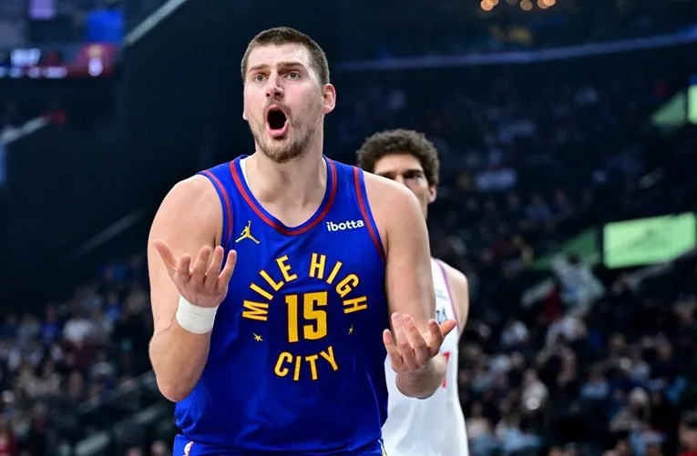 Мареј и Јокиќ го предводеа Денвер до тесна победа над Јута од 128-125