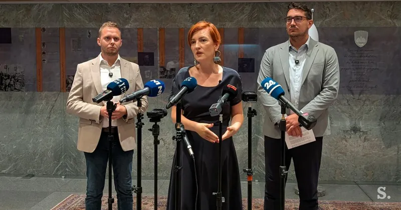 Opozicija v DZ predlaga referendum o razrešitvi Stevanovića