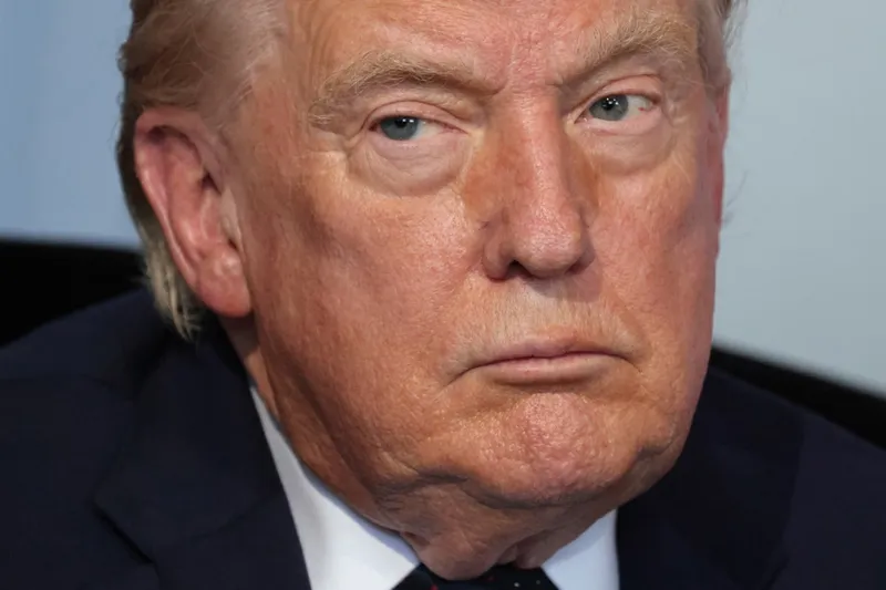 Трамп му се закани на Оман и повика Иран на предавање