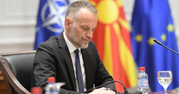 Собранието ја констатира оставката на вицепремиерот Арбен Фетаи