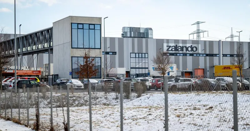 Zalando zapira logistični center v Erfurtu in ogroža 2700 delovnih mest