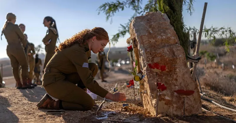 Izrael obeležuje 3. obletnico napada Hamasa ob novih žrtvah v Gazi