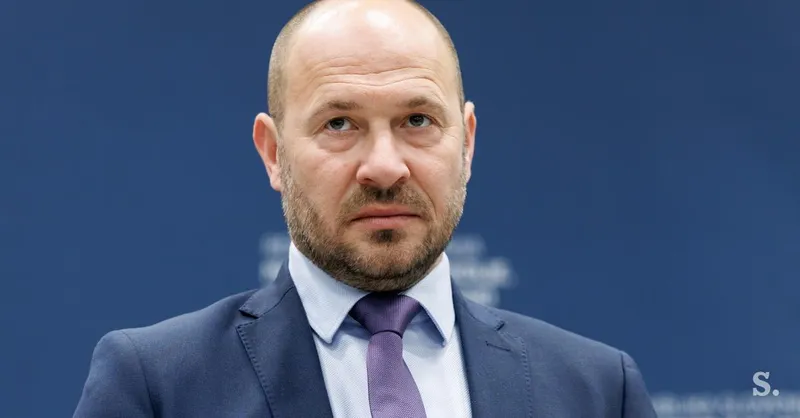 Minister Vrtovec zahteva ukrepe Darsa zaradi zastojev ob turistični sezoni