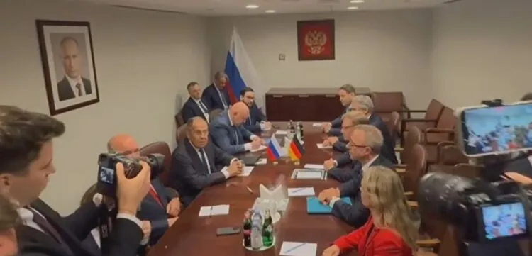 Прва средба Вадефул-Лавров: Берлин и Москва без напредок, обвинувања за напади
