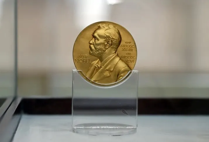 Нобелова награда за медицина 2026 за оптогенетика на Дајсерот, Хегеман и Нагел