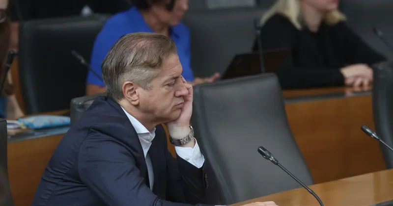 KPK ugotovila okoliščine nasprotja interesov pri Golobu v zadevi Karigador