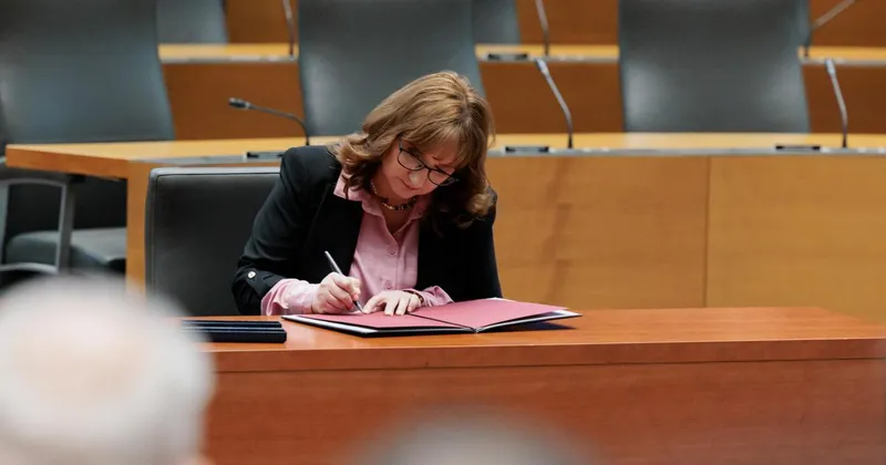 Državni zbor izvolil Simono Drenik Bavdek za varuhinjo človekovih pravic