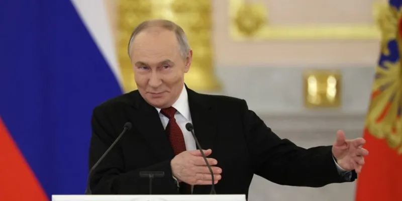 Владимир Путин предупредува на влошена глобална безбедност пред амбасадорите