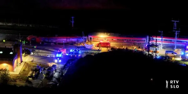 Trčenje hitrih vlakov Iryo in Renfe v Andaluziji zahtevalo najmanj 39 žrtev
