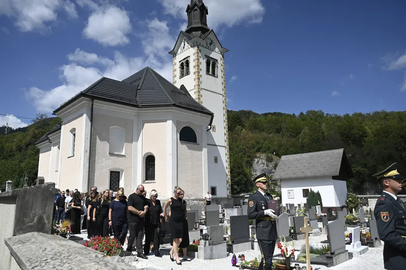 Državni pogreb igralke Milene Zupančič na Bohinjski Beli