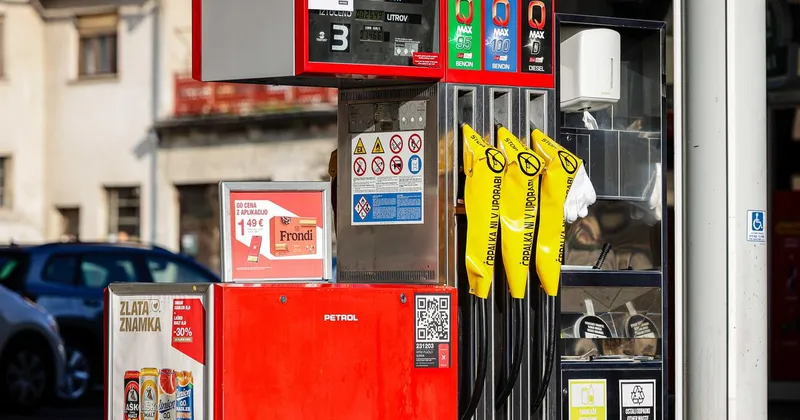 Vlada RS znižala trošarine in uvedla tedensko prilagajanje cen goriv