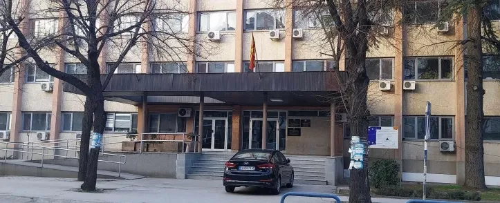 Притвор за две лица по брутален напад врз сопственик на гостилница во Куманово
