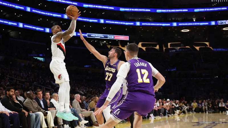 Lakers brez Dončića znova premagali Clippers s 103:87