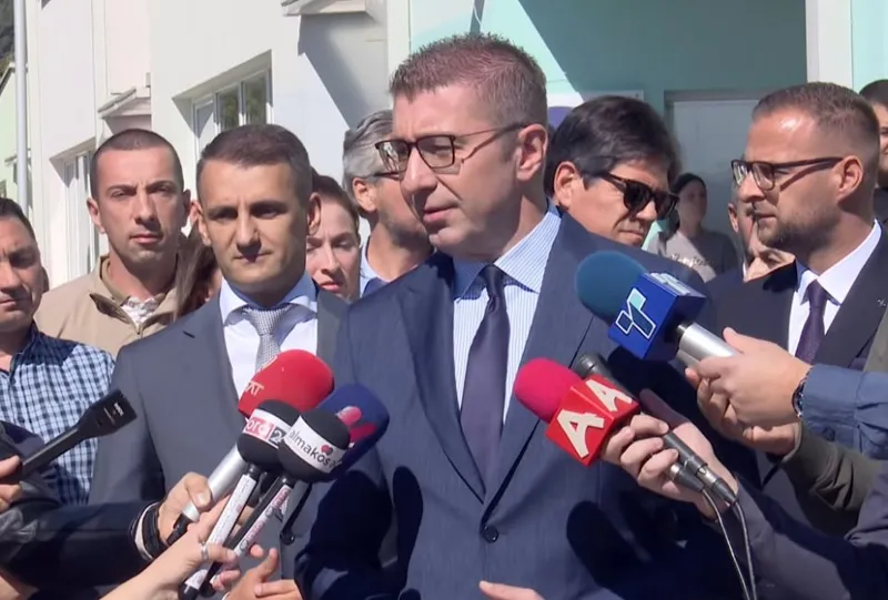 Мицкоски чека одговор од Софија за средба по посетата на Фон дер Лајен
