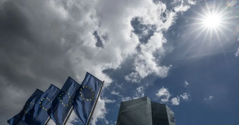 Svet ECB zvišal ključne obrestne mere za 25 bazičnih točk zaradi vojne