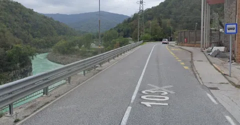 Italijanski motorist v Doblarju trčil v stoječega motorista in umrl
