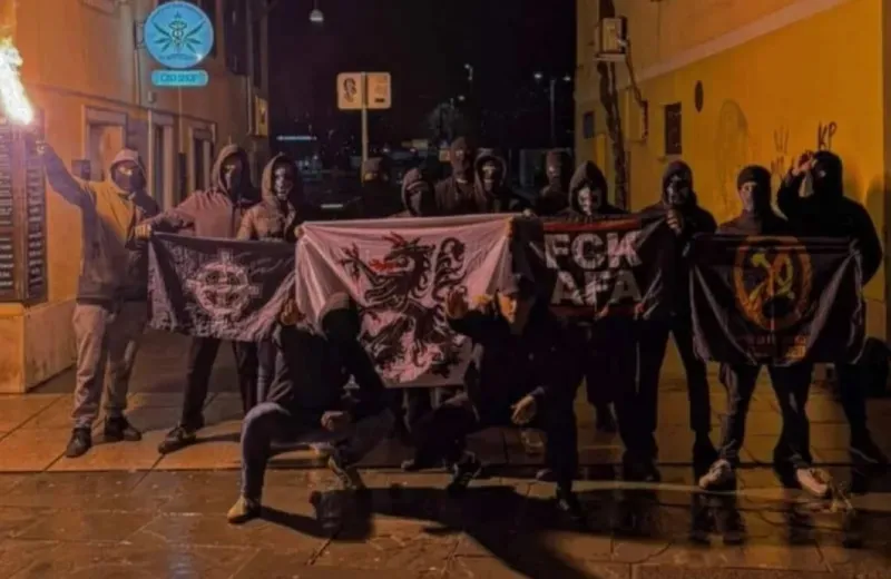 Neonacistična skupina S.O.S. s shodom in simboli v Kopru sprožila ostre obsodbe