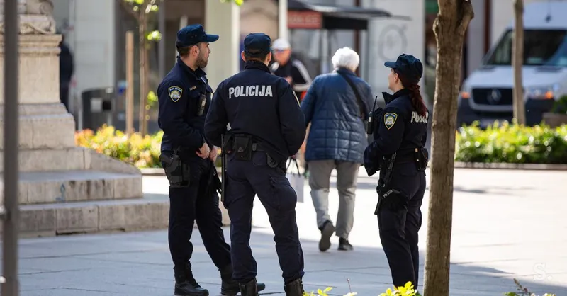 Hrvaška policija išče tihotapca po smrti štirih migrantov v občini Netretić
