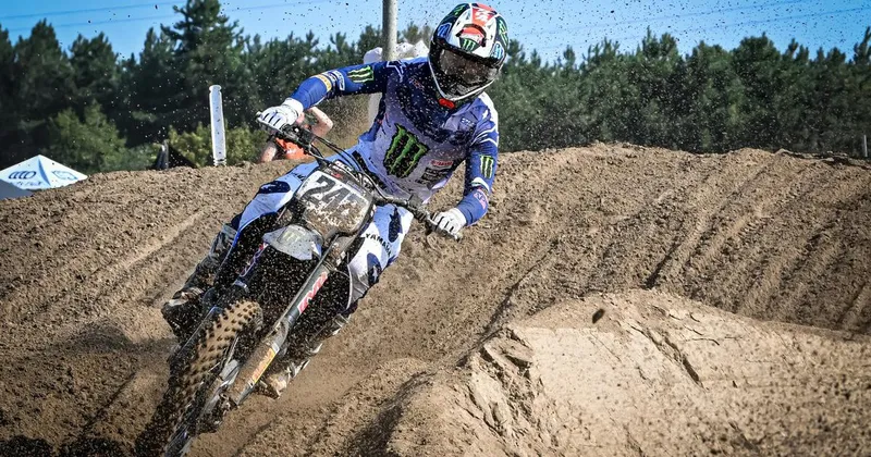 Herlings zmagal na VN Švedske, Gajser po padcu peti