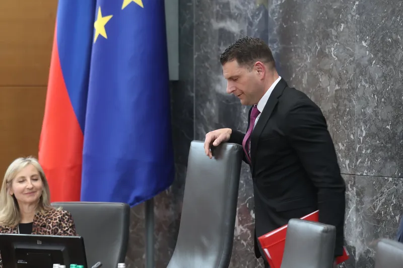 Levosredinske stranke obstruirale kolegij DZ zaradi razdelitve mest v odborih
