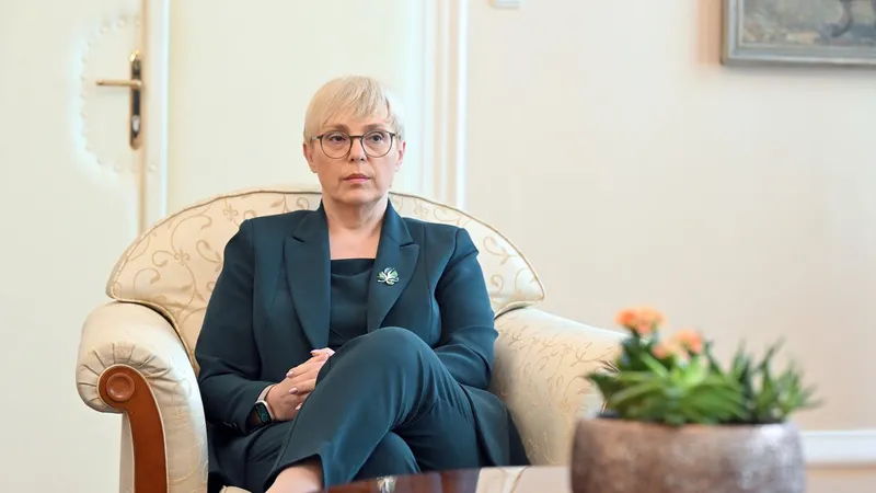 Pirc Musarjeva kritizirala Janševo vlado in poteze slovenske zunanje politike