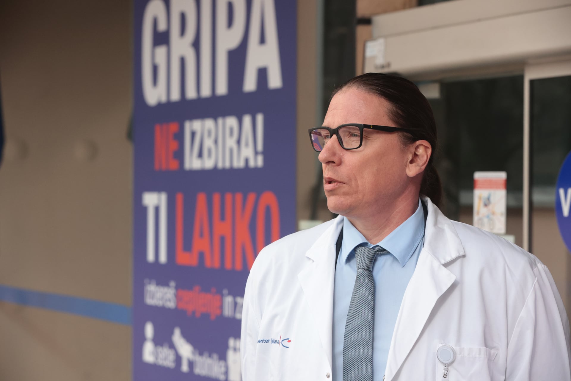 Kritične razmere v UKC Ljubljana zaradi strmega porasta okužb z gripo